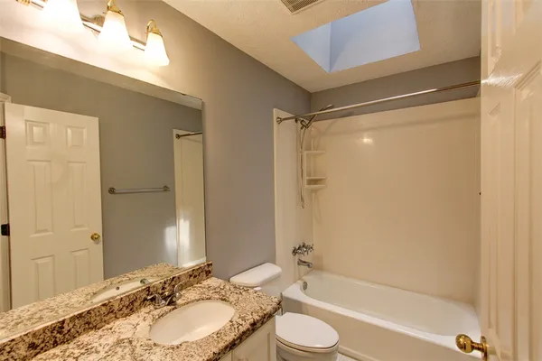 $2,250 | 305 Landsburg Lane, College Station, TX 77845