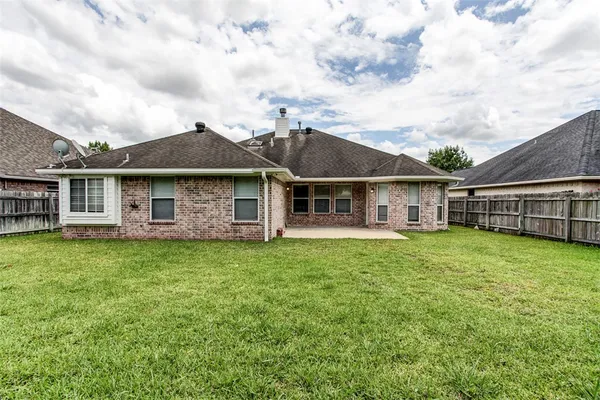 $2,250 | 305 Landsburg Lane, College Station, TX 77845