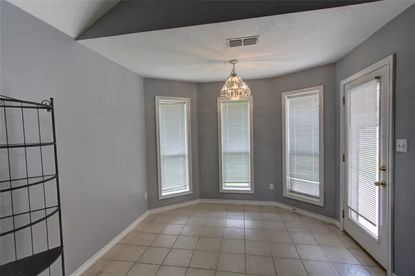 $2,250 | 305 Landsburg Lane, College Station, TX 77845