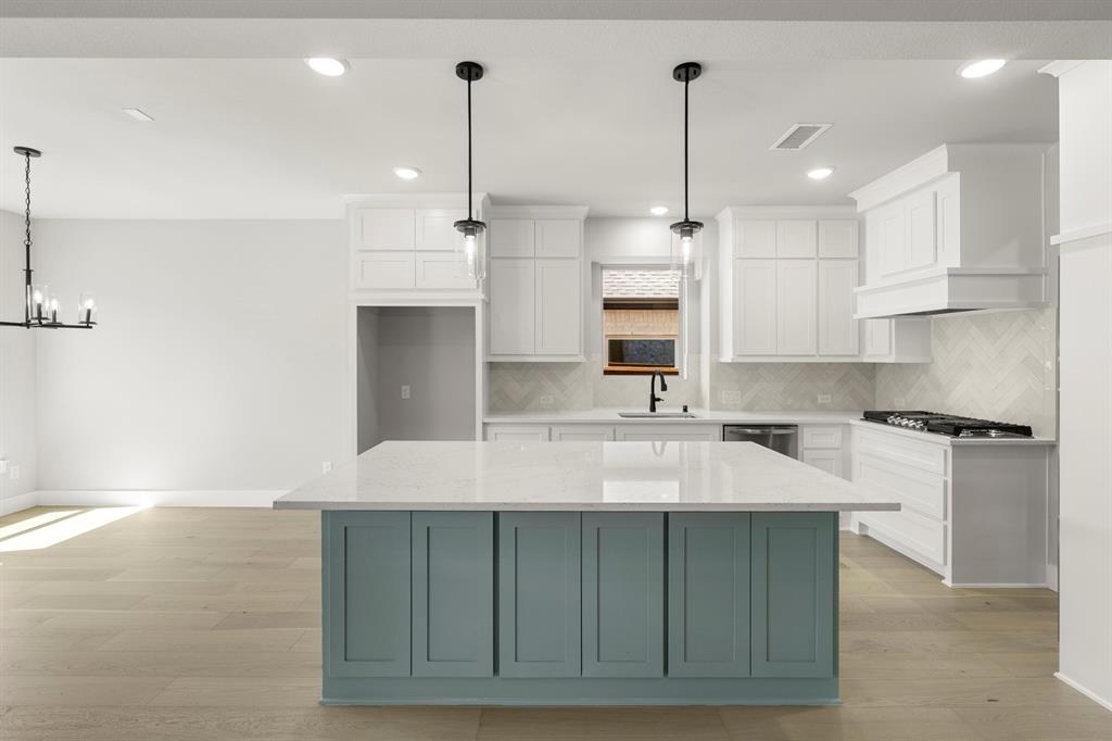 1320 Eclipse Way Wylie, TX 75098 - Photo 7 of 29 07. 1320 Eclipse - Kitchen