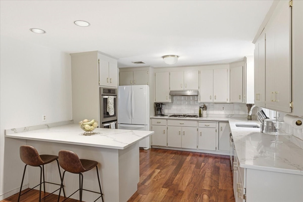 94 High Street Walpole, MA 02081 - Photo 8 of 42