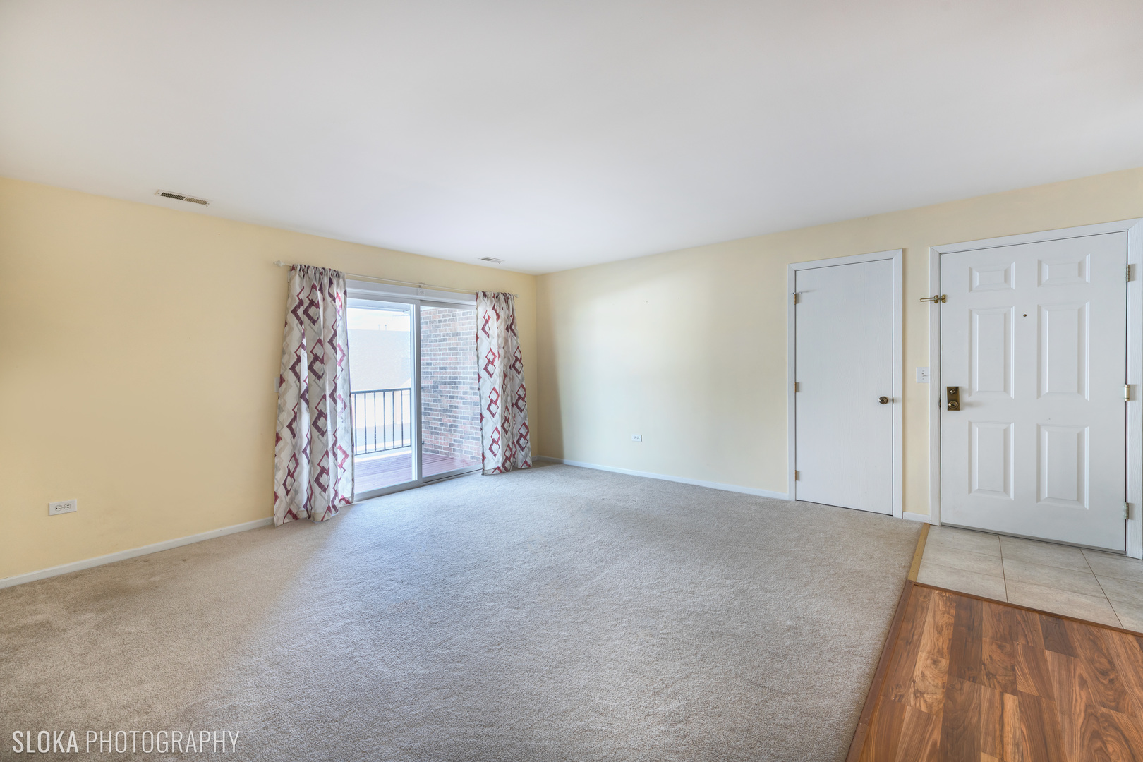 893 Golf Course Road, Unit 8 Crystal Lake, IL 60014 - Photo 3 of 15