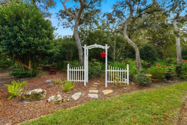 $576,000 | 24 Livingstone Daisy Court, Homosassa, FL 34446