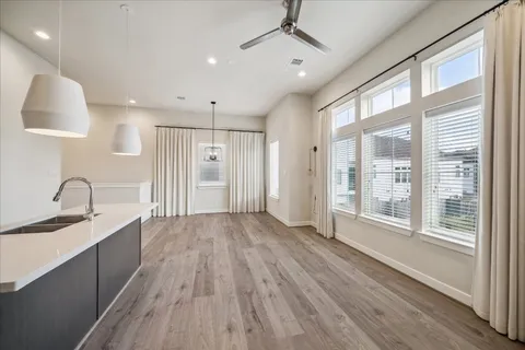 $435,000 | 728 Carriage Knolls Drive, Houston, TX 77008