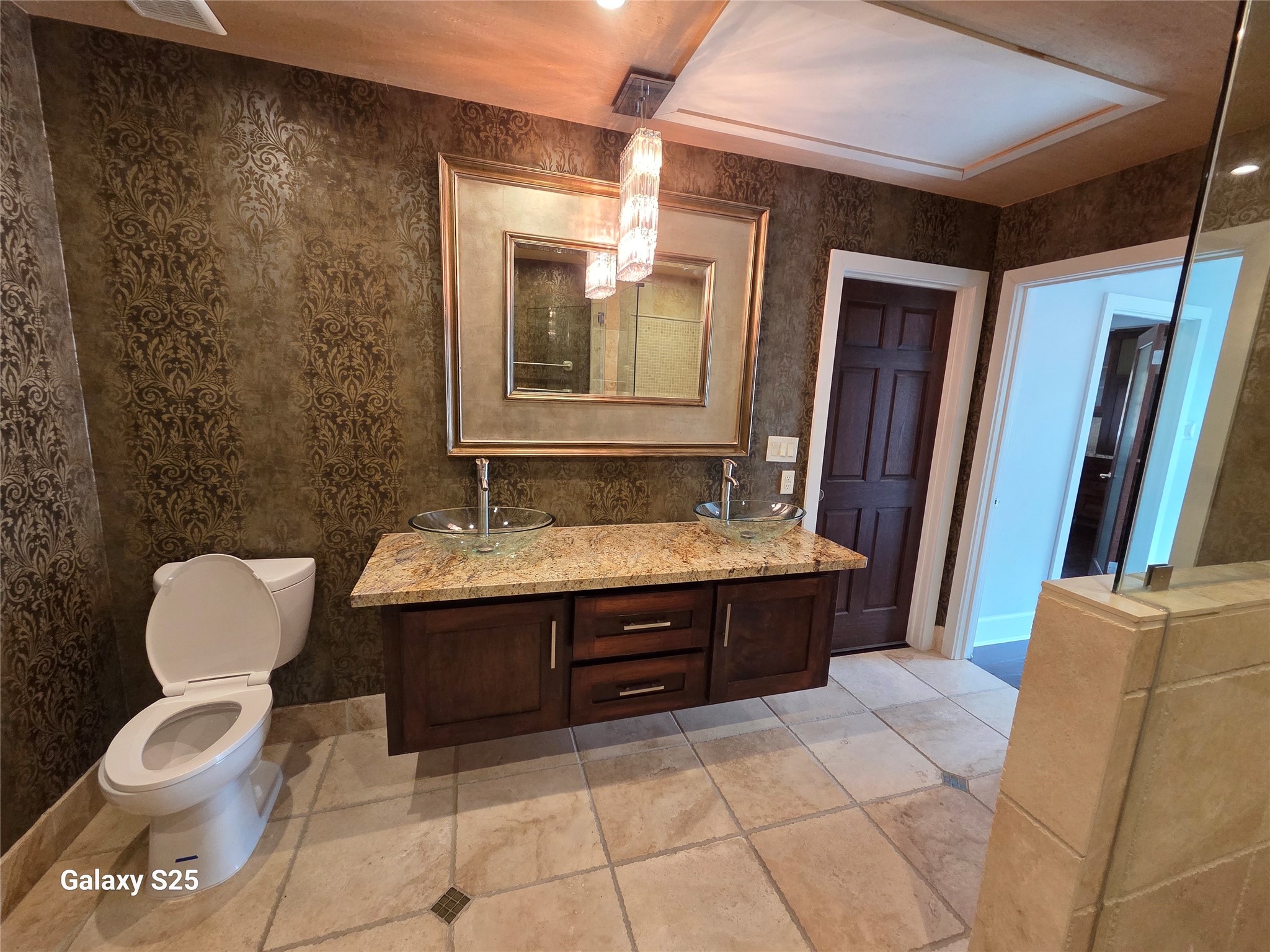 102 East 5th Street Houston, TX 77007 - Photo 29 of 44 Bathroom Double Sinks