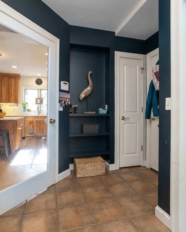 642 North Farms Road Northampton, MA 01062 - Photo 6 of 42 a view of living room and front door
