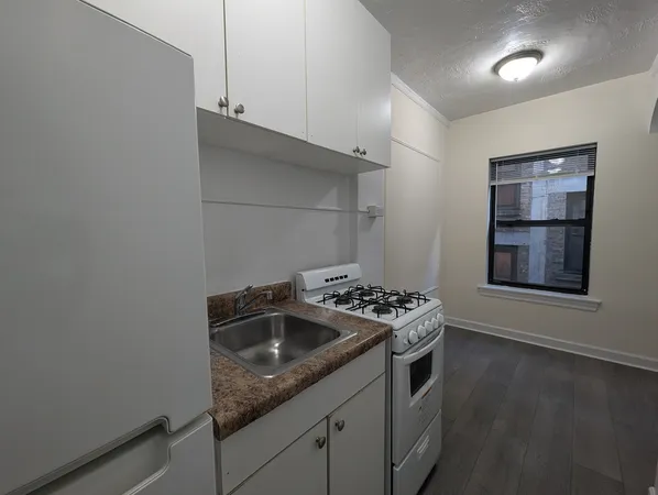 $1,095 | 5417 North Kenmore Avenue, Unit 404, Chicago, IL 60640