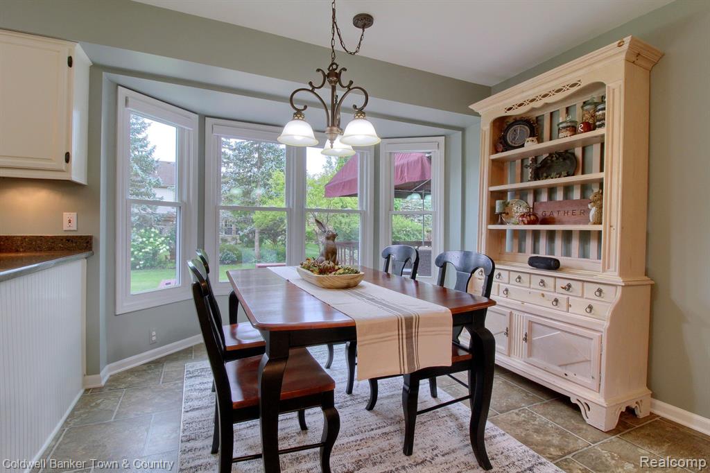 45221 Danbury Road Canton, MI 48188 - Photo 13 of 48 Gallery Image 13