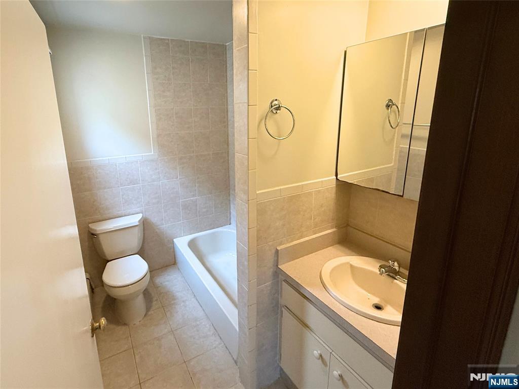 24 Paulison Avenue, Unit 2 Ridgefield Park, NJ 07660 - Photo 16 of 17