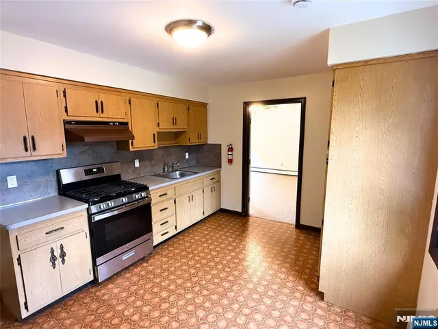 $2,250 | 24 Paulison Avenue, Unit 2, Ridgefield Park, NJ 07660