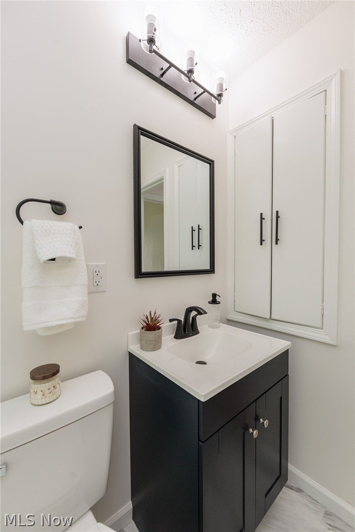 173 Wichita Place Akron, OH 44313 - Photo 25 of 32 Bathroom