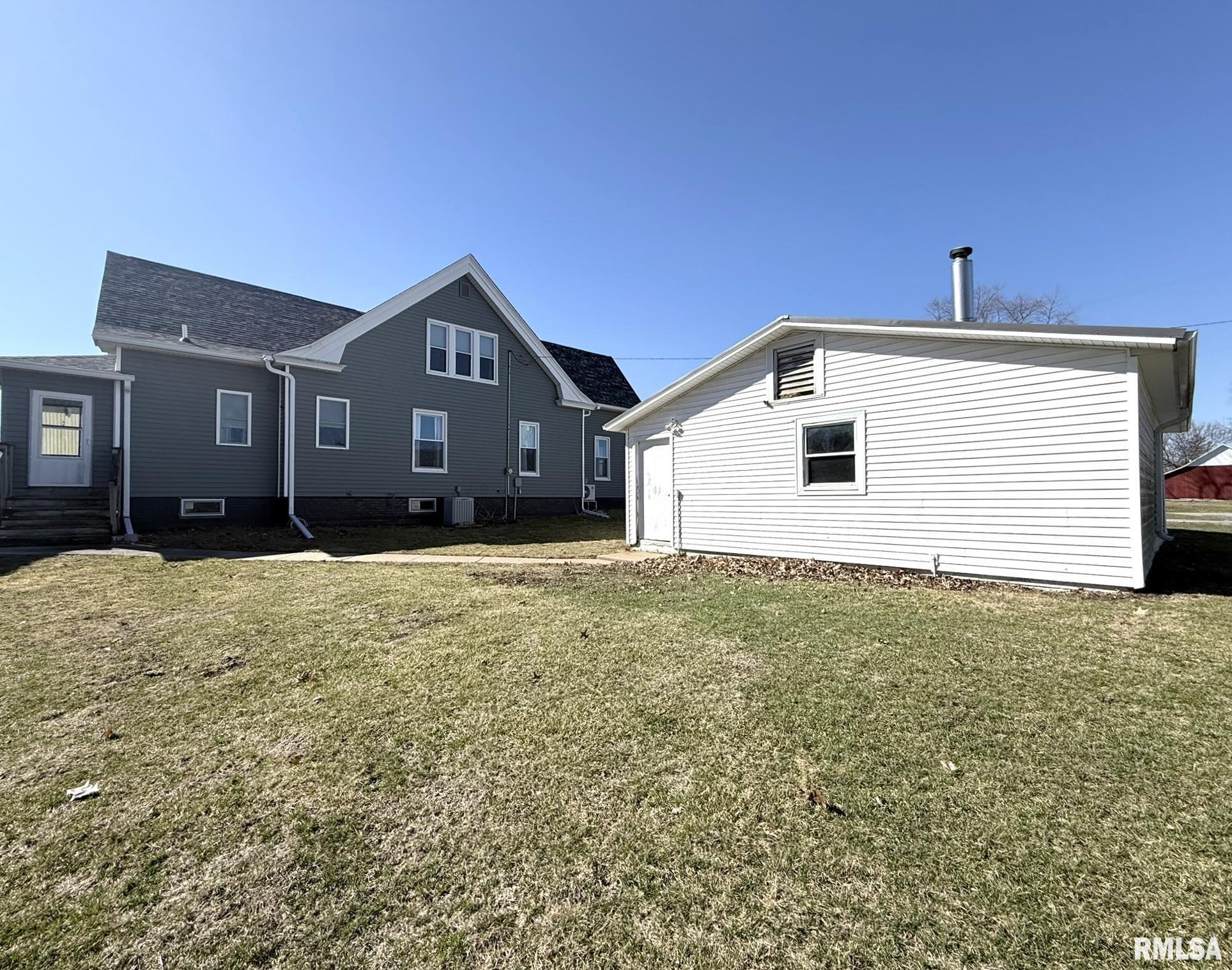 109 East West Street Oneida, IL 61467 - Photo 12 of 64