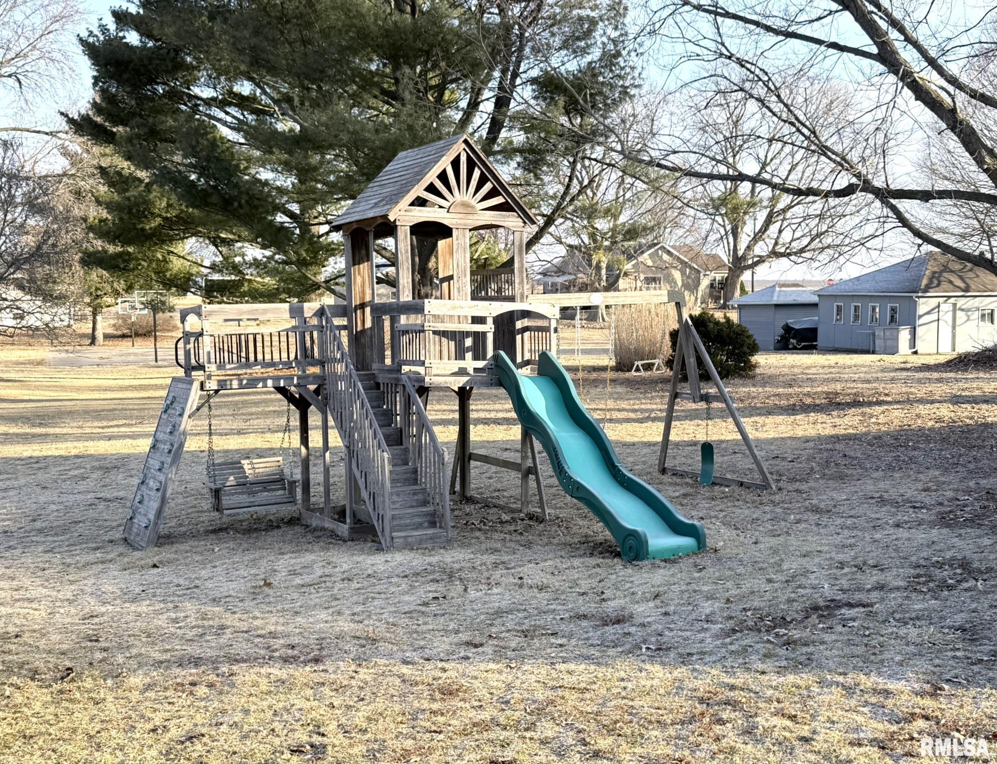 109 East West Street Oneida, IL 61467 - Photo 13 of 64