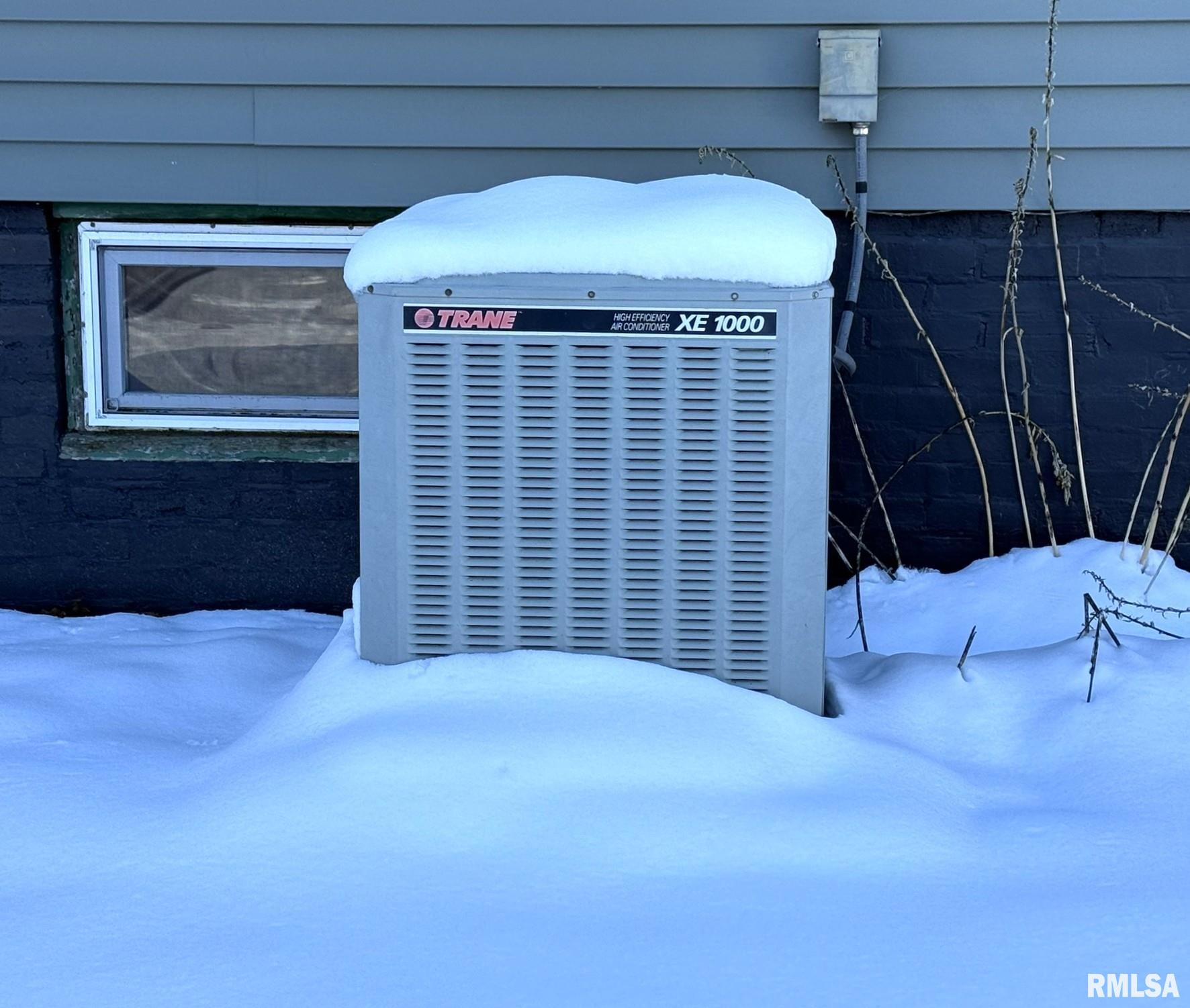 109 East West Street Oneida, IL 61467 - Photo 16 of 56