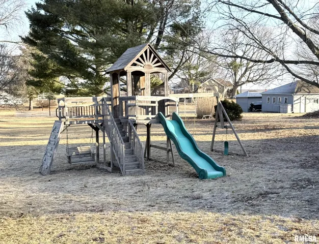 $280,000 | 109 East West Street, Oneida, IL 61467