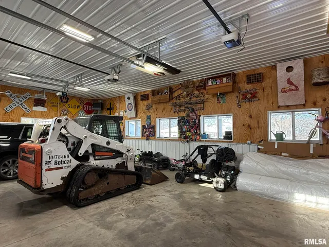 $280,000 | 109 East West Street, Oneida, IL 61467