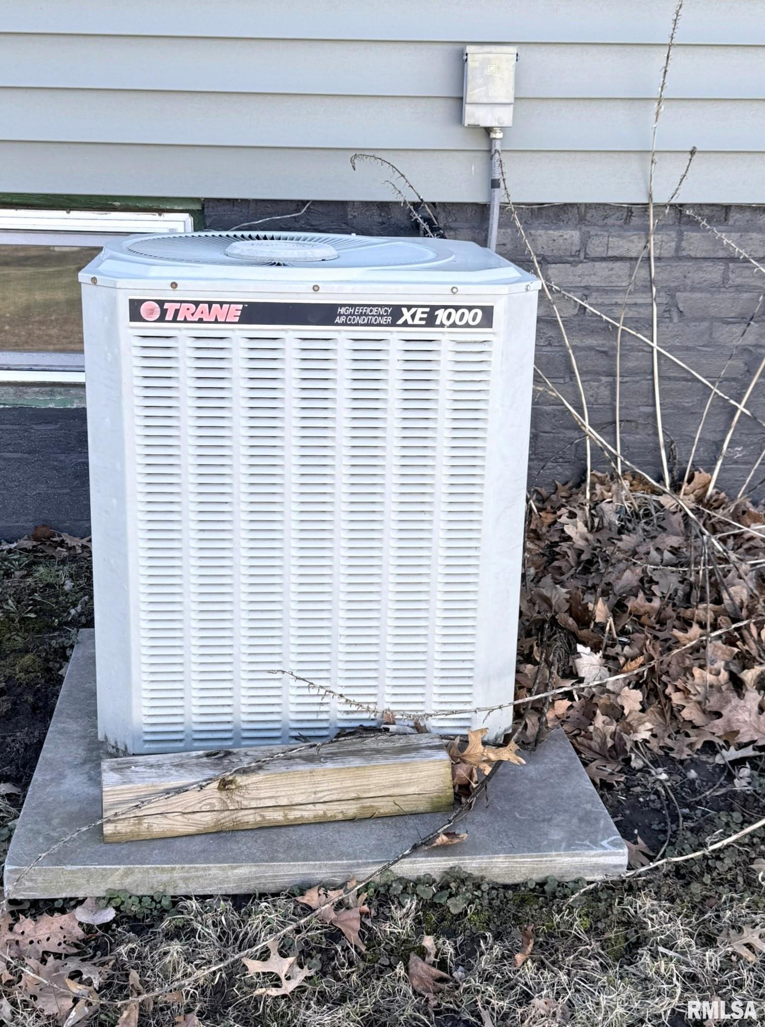 109 East West Street Oneida, IL 61467 - Photo 21 of 64