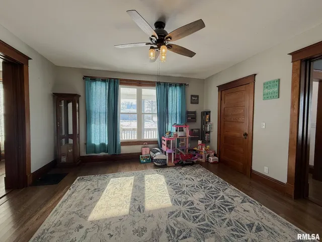 $280,000 | 109 East West Street, Oneida, IL 61467