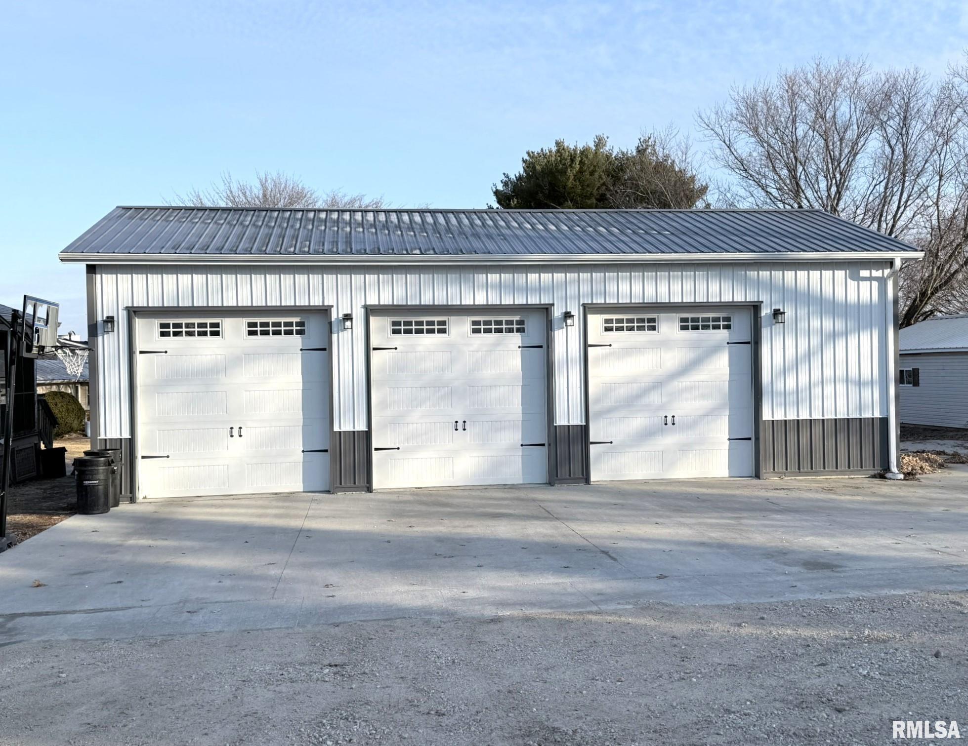 109 East West Street Oneida, IL 61467 - Photo 3 of 56