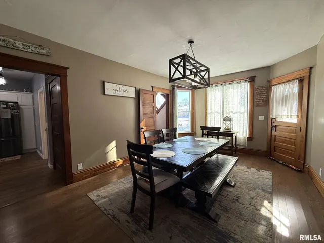 $280,000 | 109 East West Street, Oneida, IL 61467