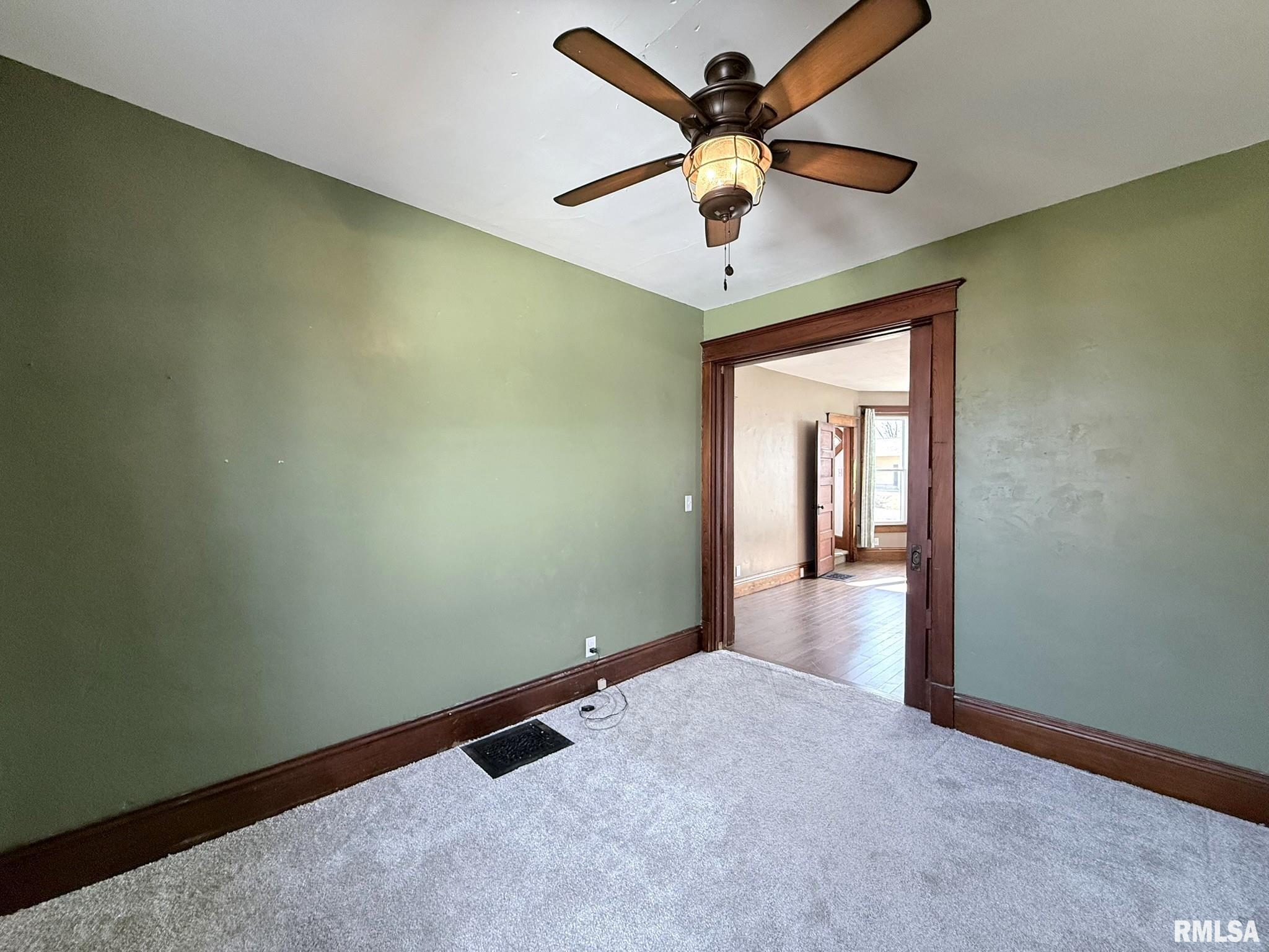 109 East West Street Oneida, IL 61467 - Photo 37 of 64