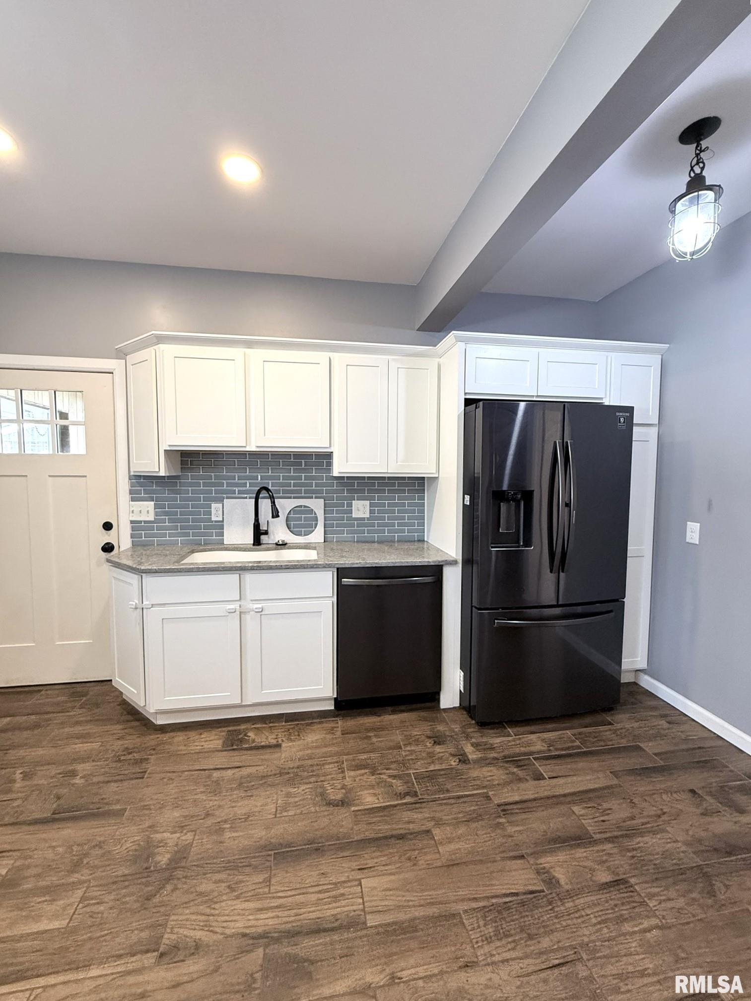 109 East West Street Oneida, IL 61467 - Photo 43 of 64