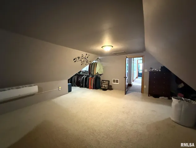 $299,000 | 109 East West Street, Oneida, IL 61467