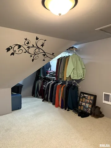 $299,000 | 109 East West Street, Oneida, IL 61467