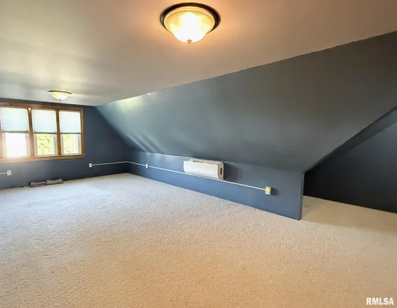 $280,000 | 109 East West Street, Oneida, IL 61467