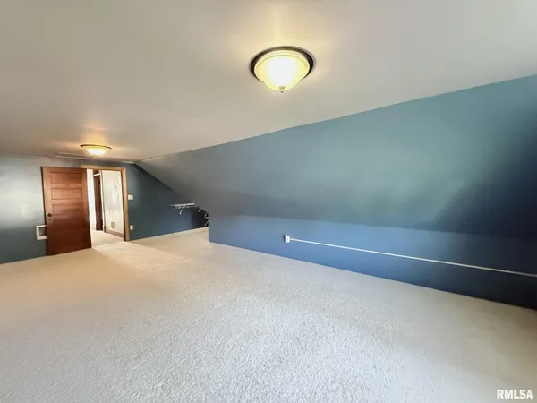 $280,000 | 109 East West Street, Oneida, IL 61467