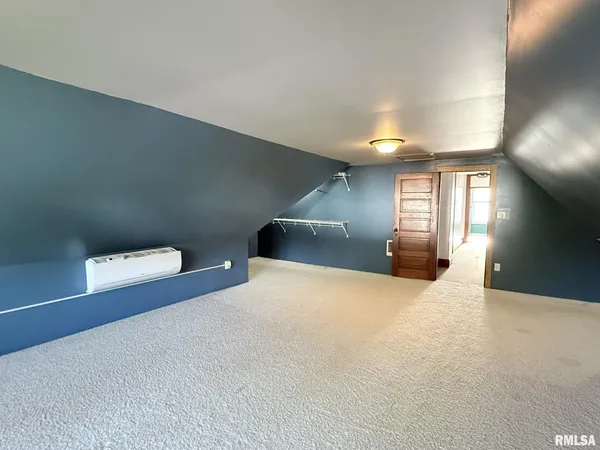$280,000 | 109 East West Street, Oneida, IL 61467
