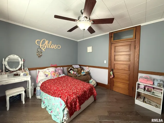 $299,000 | 109 East West Street, Oneida, IL 61467