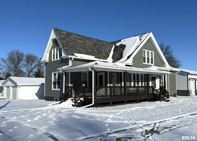 $299,000 | 109 East West Street, Oneida, IL 61467