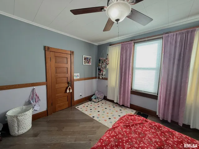 $299,000 | 109 East West Street, Oneida, IL 61467