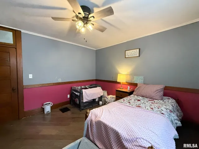 $299,000 | 109 East West Street, Oneida, IL 61467