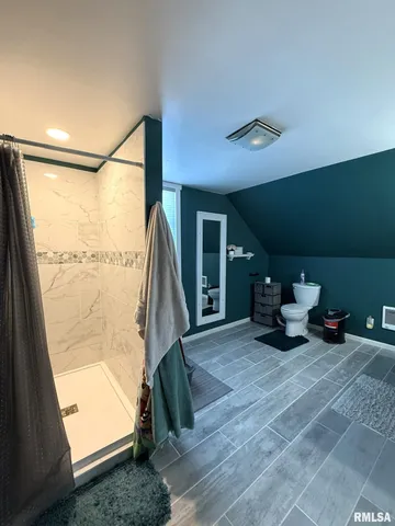 $299,000 | 109 East West Street, Oneida, IL 61467