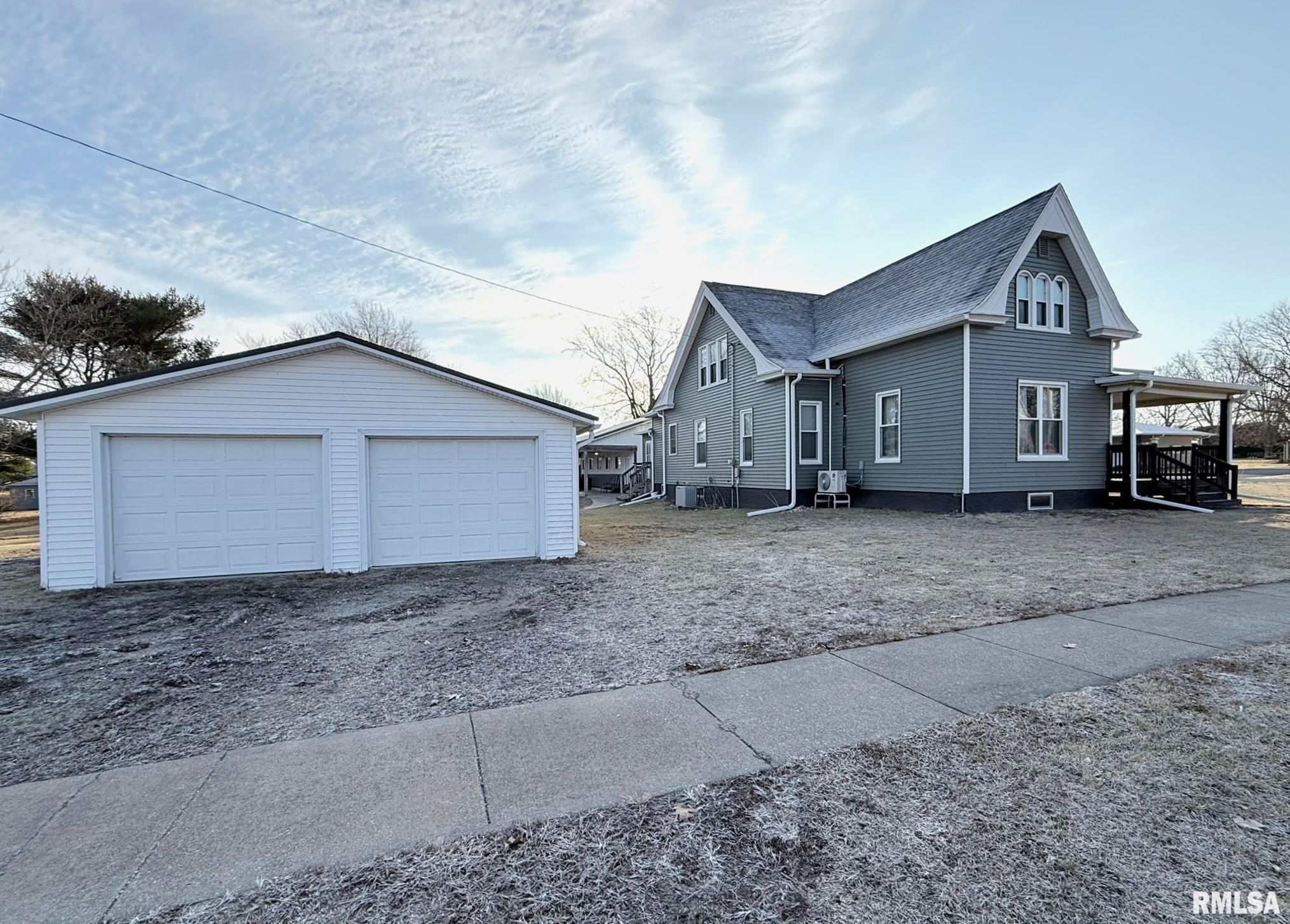 109 East West Street Oneida, IL 61467 - Photo 6 of 56