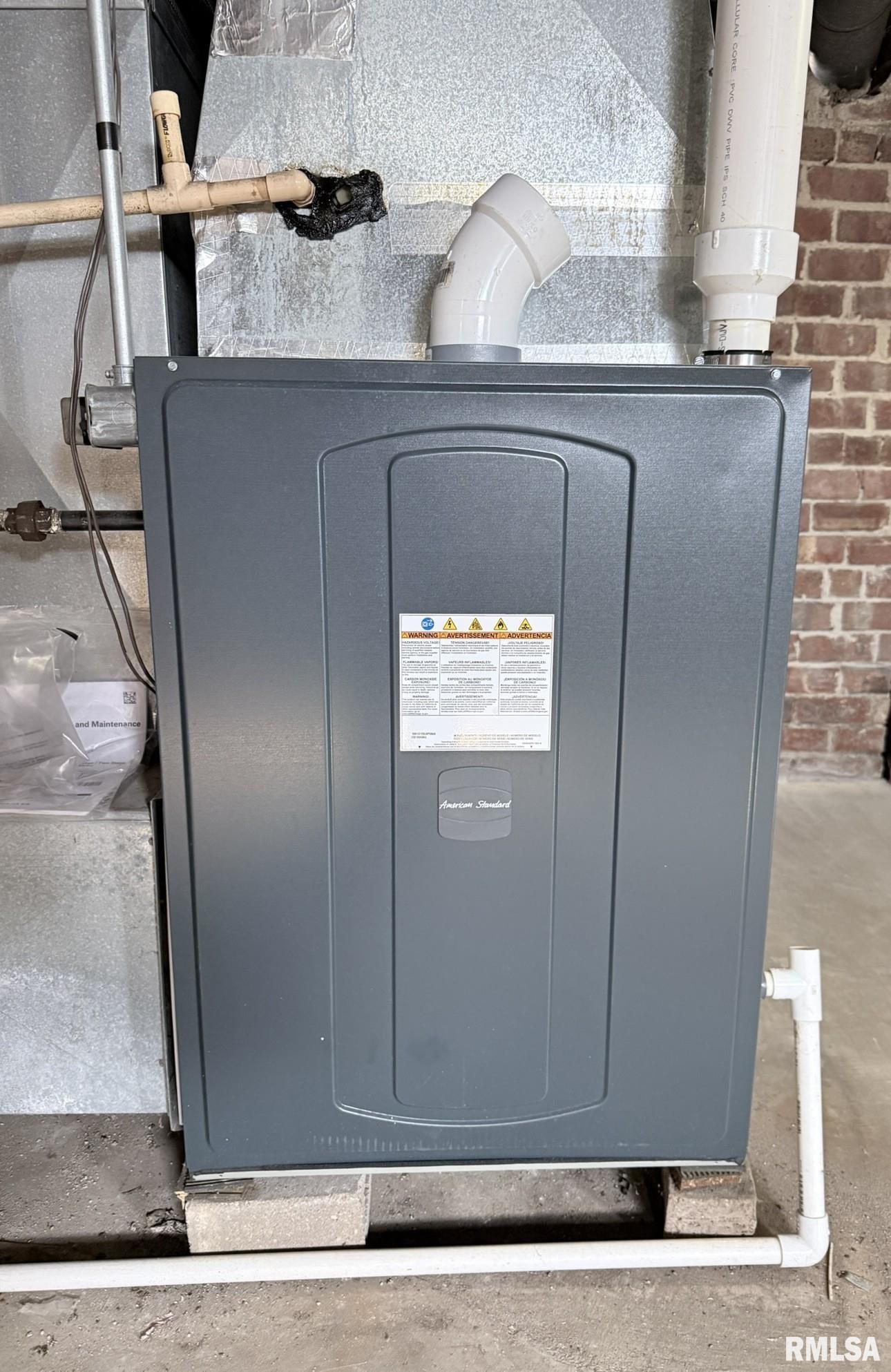 109 East West Street Oneida, IL 61467 - Photo 63 of 64