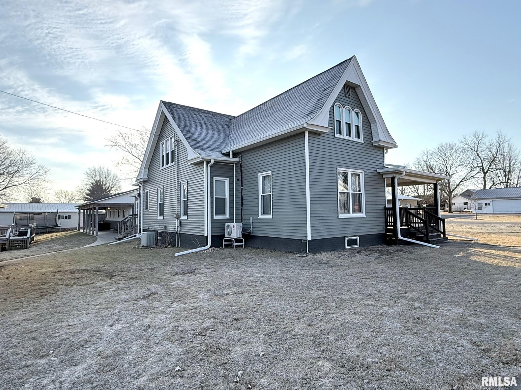 109 East West Street Oneida, IL 61467 - Photo 7 of 56