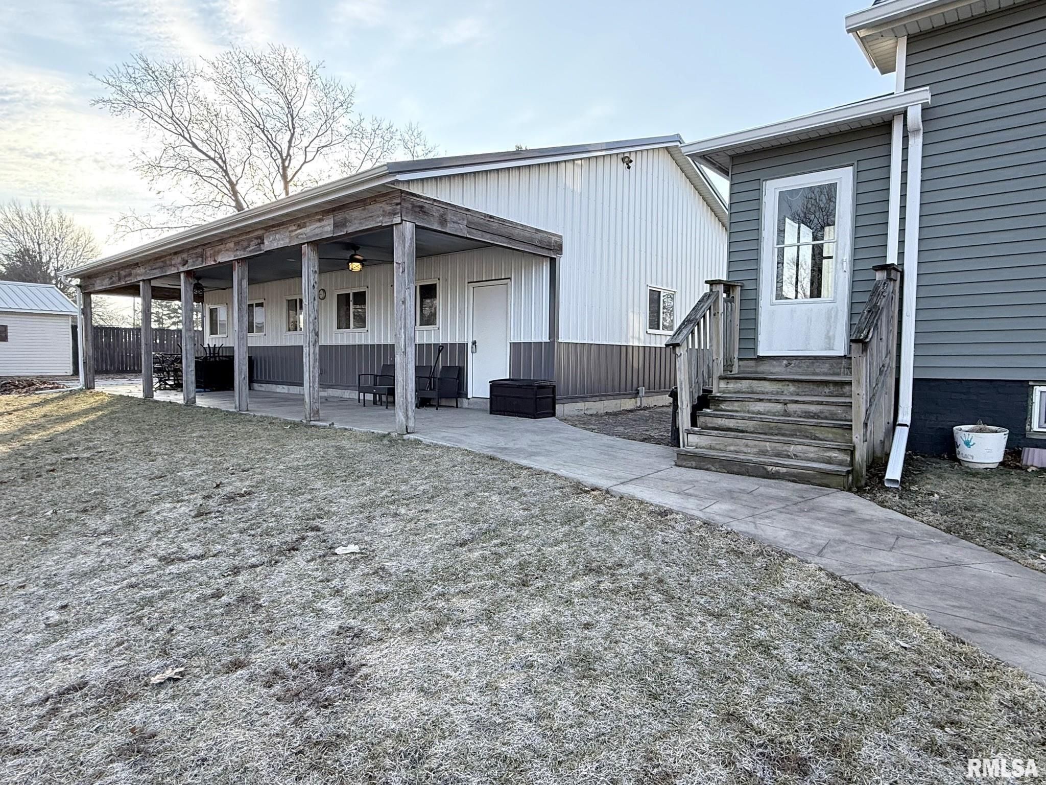 109 East West Street Oneida, IL 61467 - Photo 8 of 56