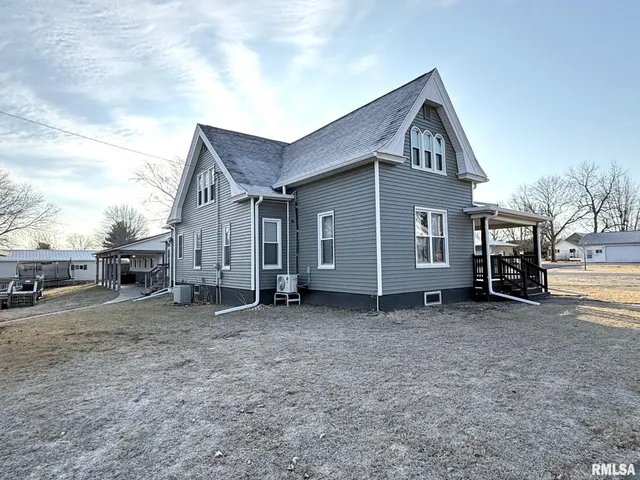 $280,000 | 109 East West Street, Oneida, IL 61467