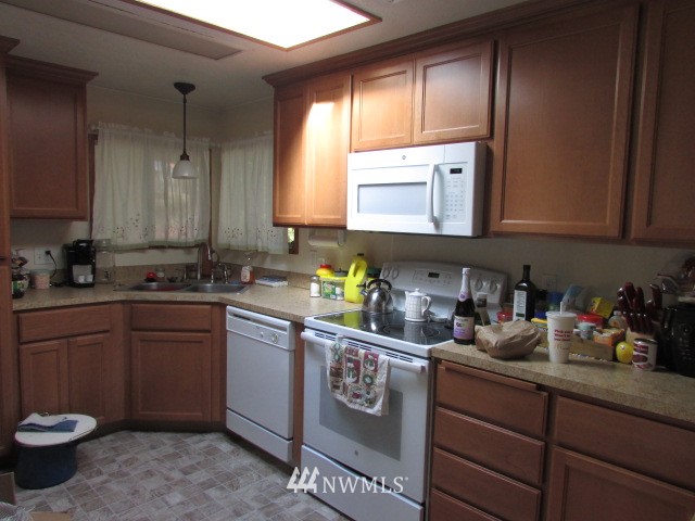 8516 Riverside Road East Sumner, WA 98390 - Photo 3 of 8
