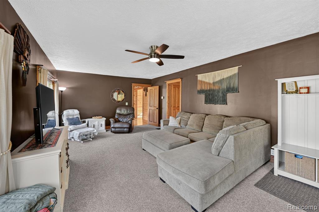 3658 Newburg Road Durand, MI 48429 - Photo 10 of 56