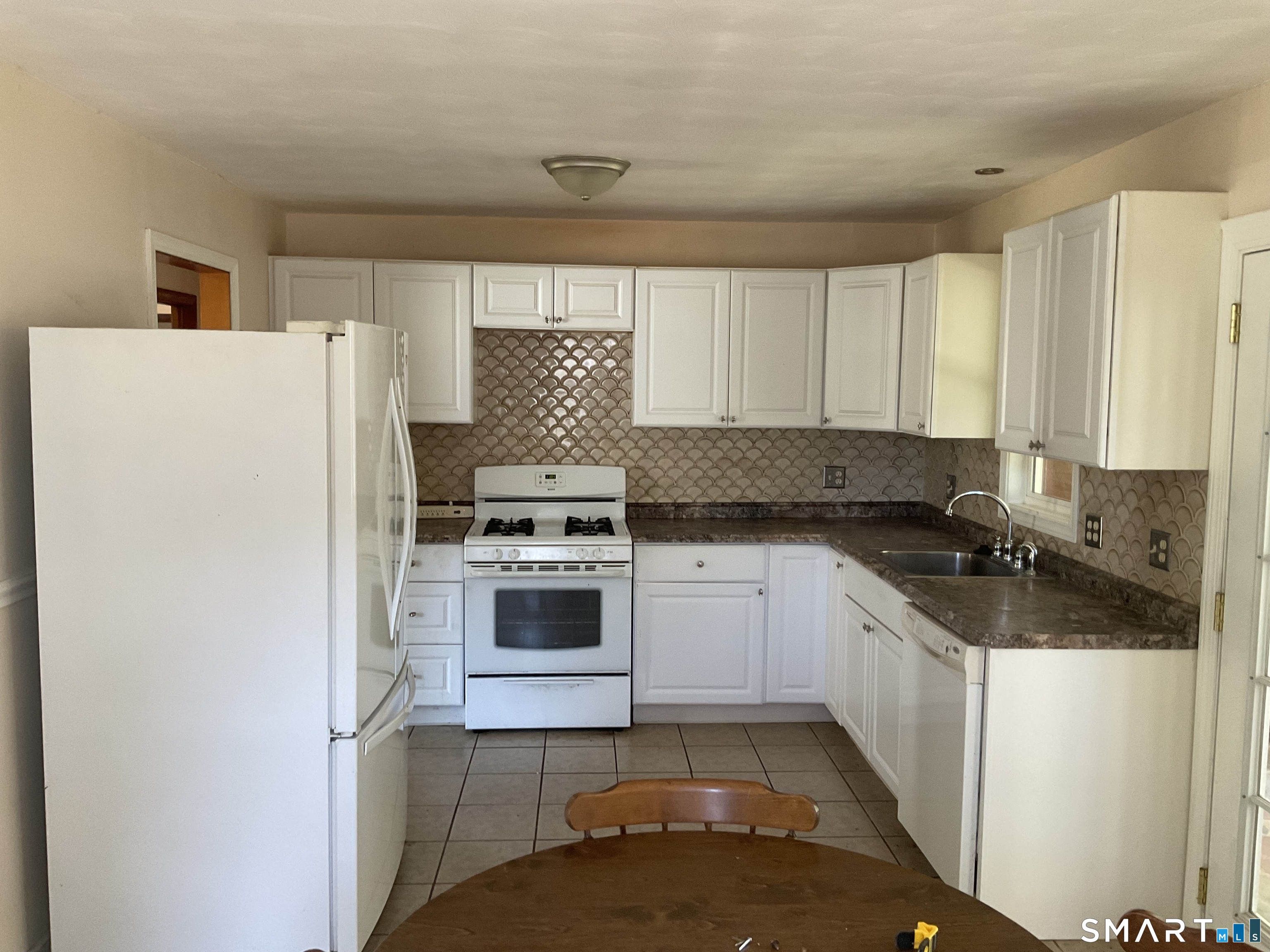 649 Merwin Avenue Milford, CT 06460 - Photo 5 of 20