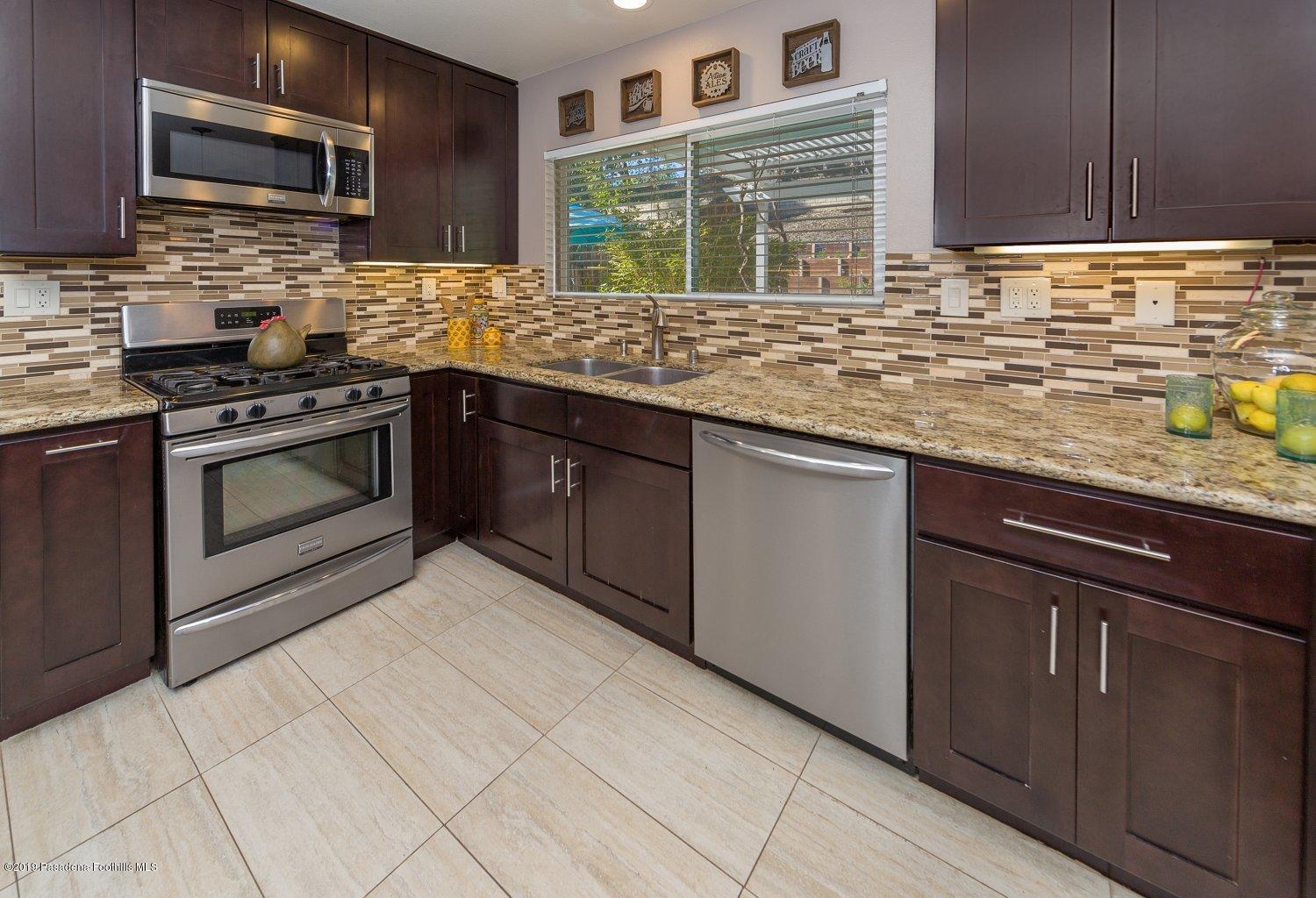 27737 Wakefield Road Castaic, CA 91384 - Photo 12 of 25 12-WakefieldRd-2224c971c2