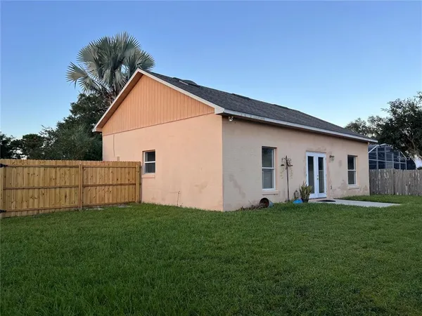 $2,200 | 151 Bluebrook Court, Oviedo, FL 32766
