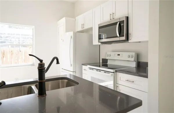 $2,200 | 151 Bluebrook Court, Oviedo, FL 32766