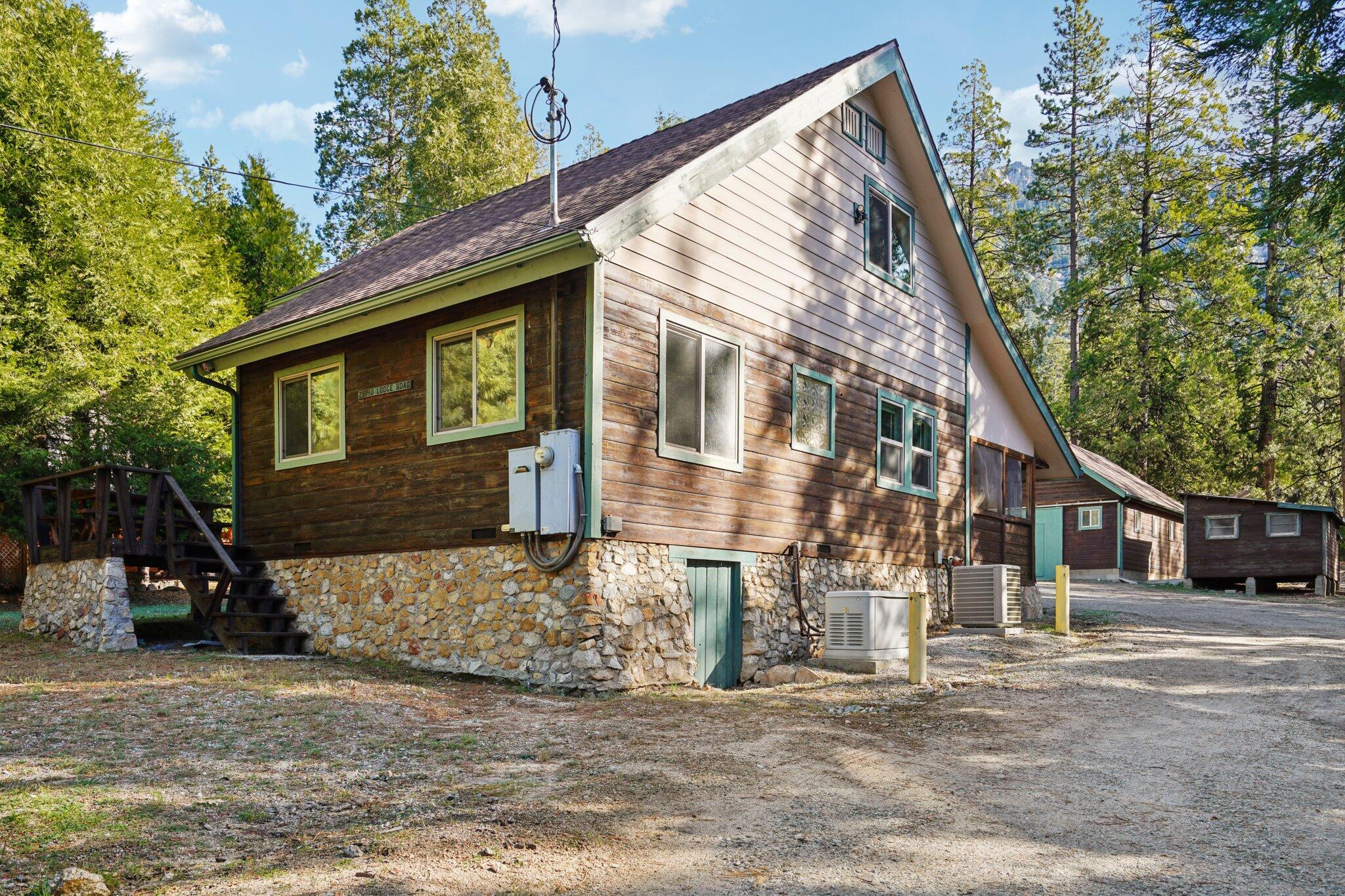 25140 Lodge Road Idyllwild, CA 92549 - Photo 32 of 35 a view of a house with a tree