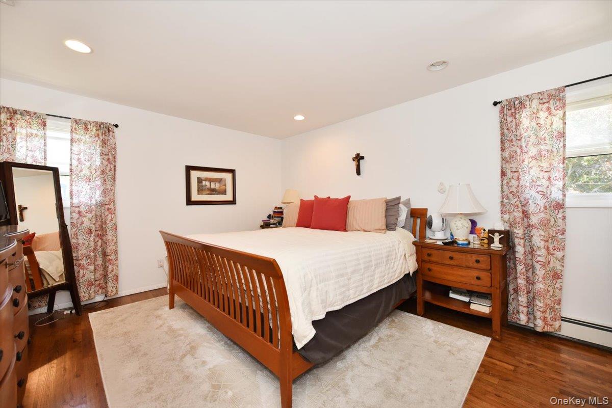 44 Peppermint Road Commack, NY 11725 - Photo 17 of 35