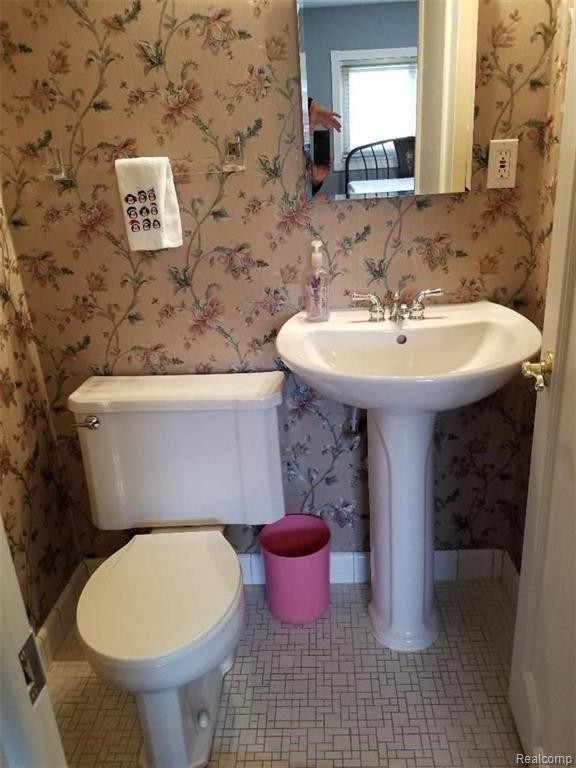 868 North Adams Road Birmingham, MI 48009 - Photo 9 of 17